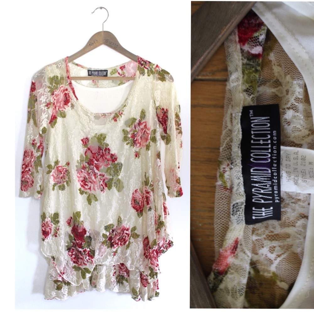 The Pyramid Collection Layered Floral Feminine Semi Sheer Top Medium